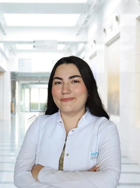 Dt. Ela Nur Çapraz